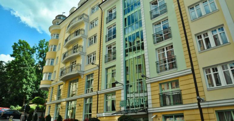 Aura Palace